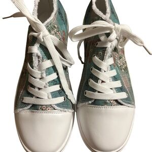 Unbranded Women’s Canvas Sneakers Brand New